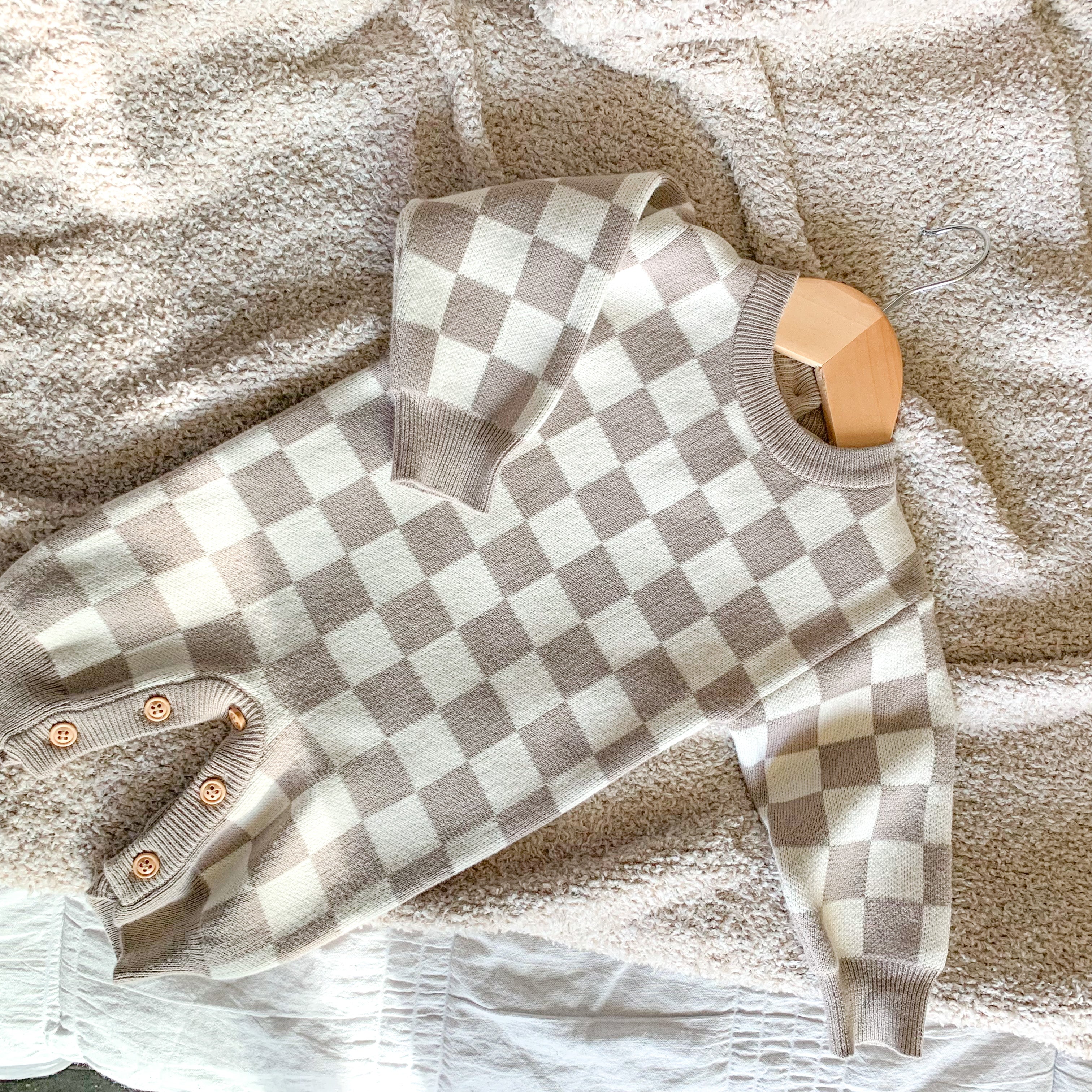 Checkered romper – Honeyandcub